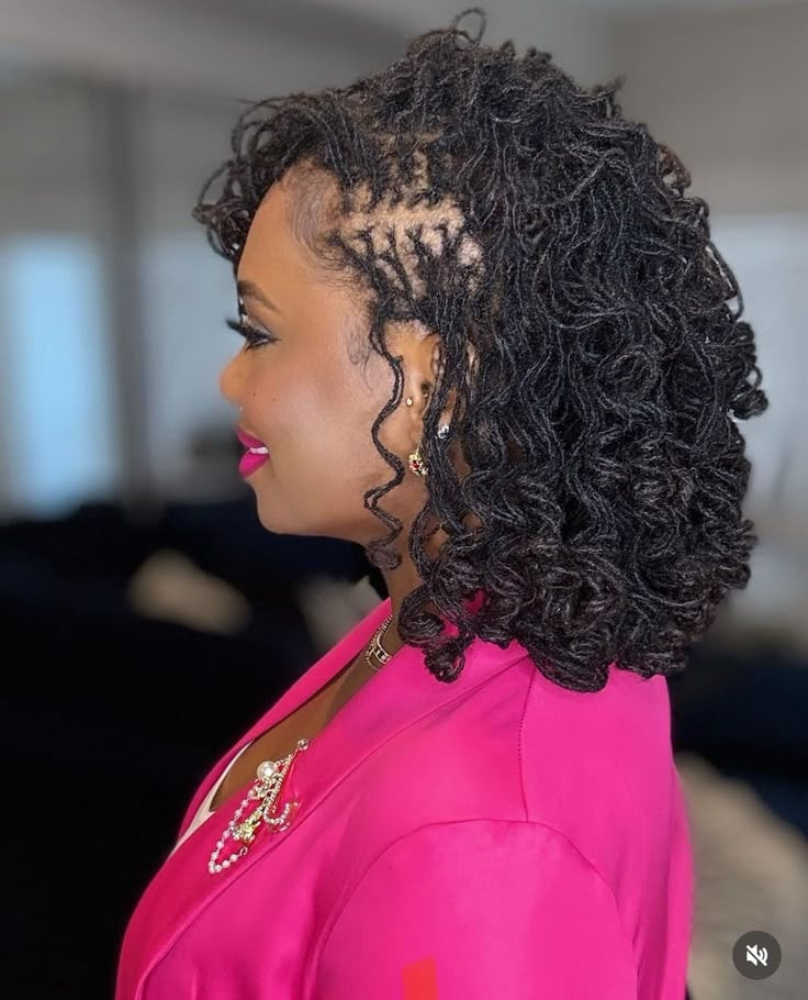 Face-Framing Wavy Sisterlocks Collarbone Cut — Sisterlocks Styles
