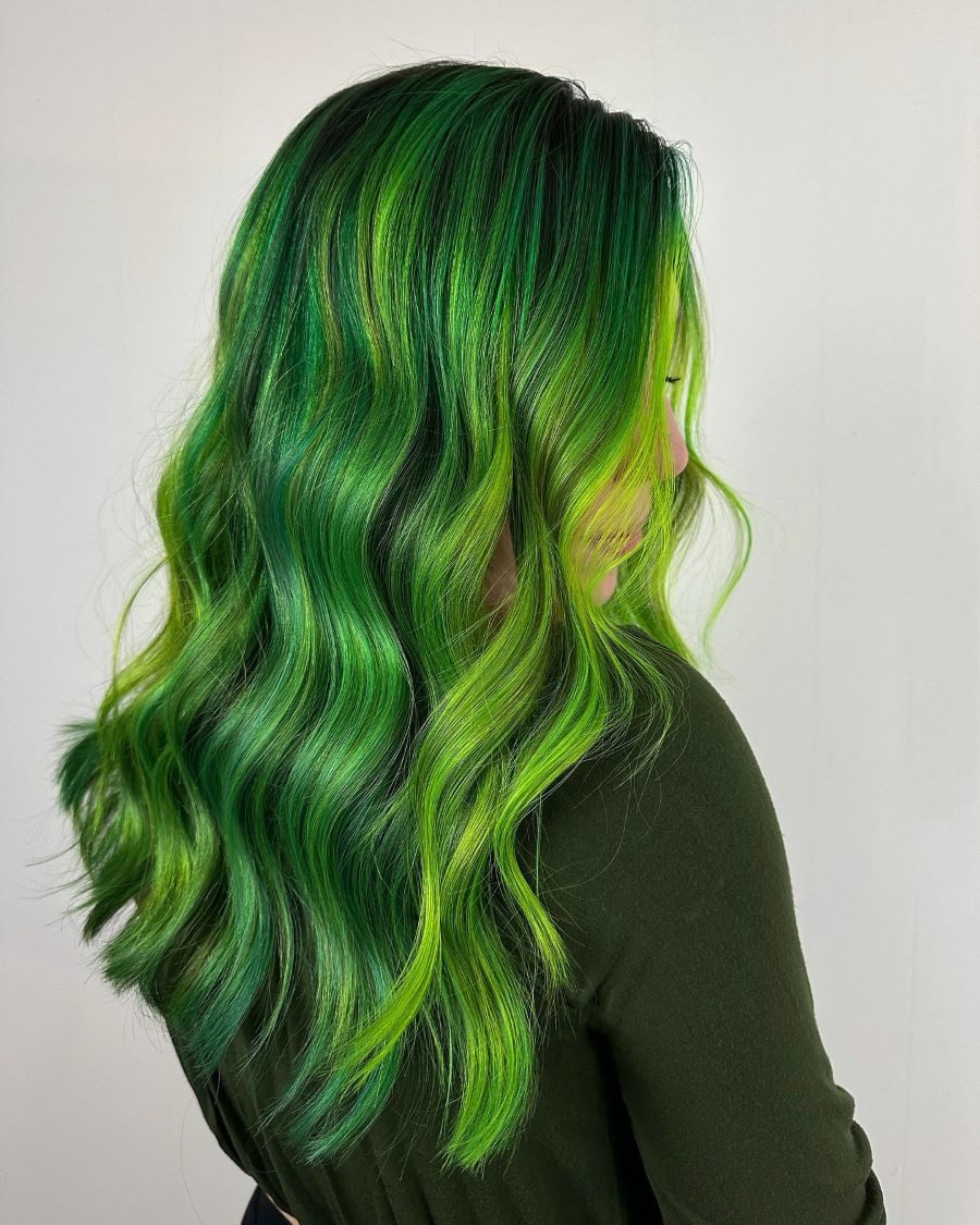 Mid-Back Visual Idea — Green Hair