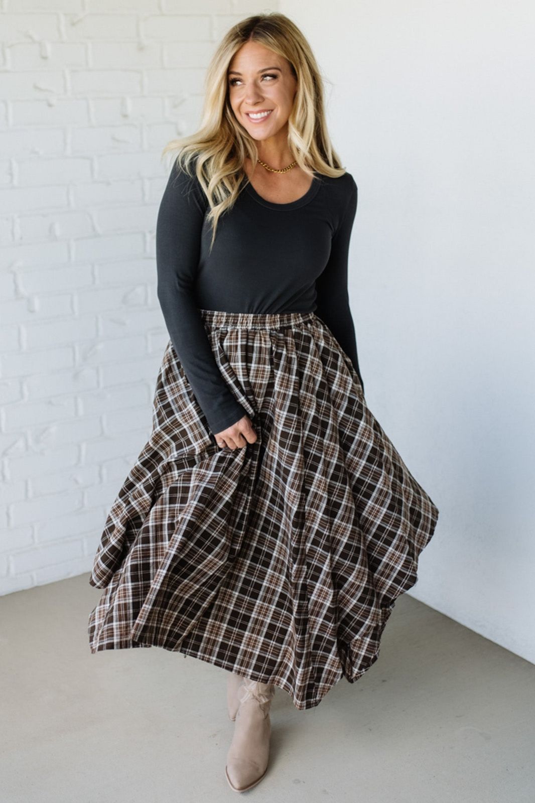 Flowy Plaid Maxi Skirt with Ankle Boots Flowy Plaid Maxi Skirt with Ankle Boots — Plaid Skirts