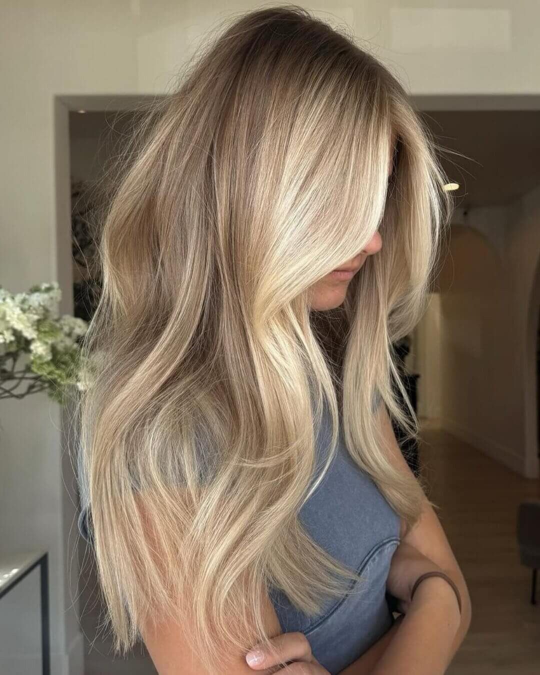 Thick Wavy Blonde Face Frame Thick Wavy Blonde Face Frame — Face Framing Highlights