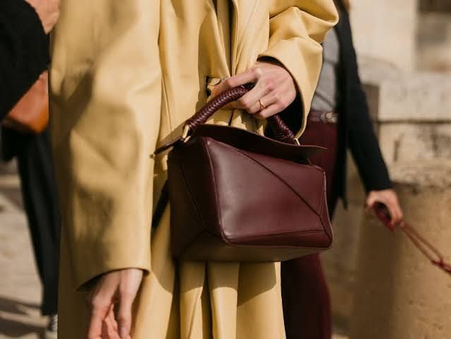 Chic Daytime Ensemble with a Burgundy Leather Handbag — Loewe Bag Outfits