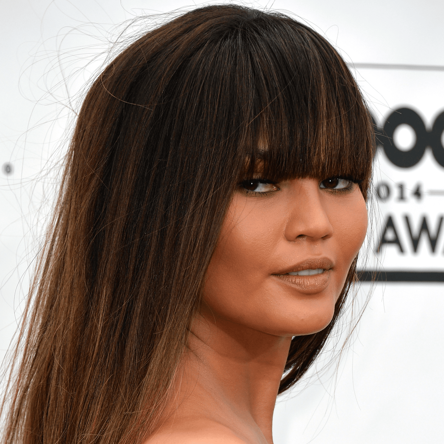 Blonde Shaggy Lob Curtain Bangs — Bangs for Round Face