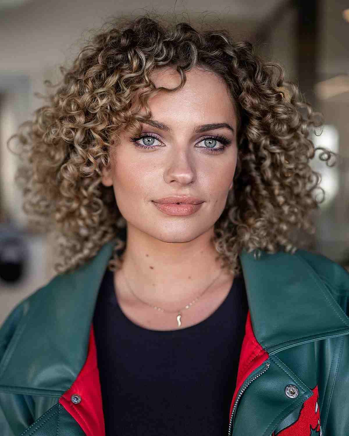 Collarbone Visual Idea — Curly Bob