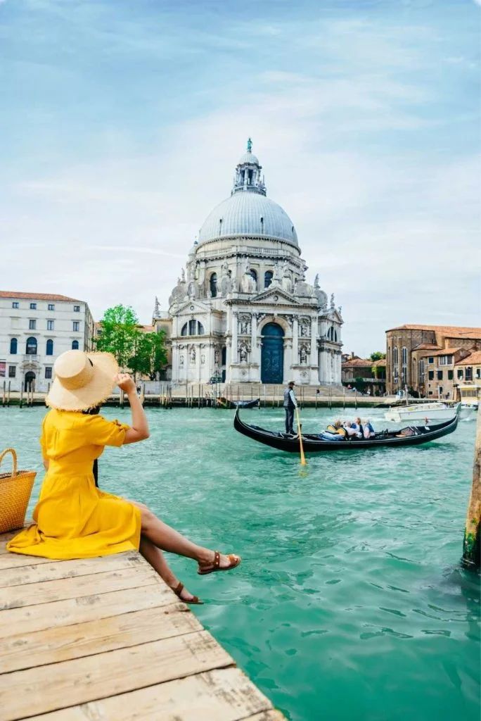 Sunny Yellow Dress and Straw Hat Combo — Venice Outfits