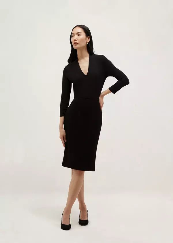 Black Fitted Dress with Pencil Silhouette Black Fitted Dress with Pencil Silhouette — Pencil Skirts