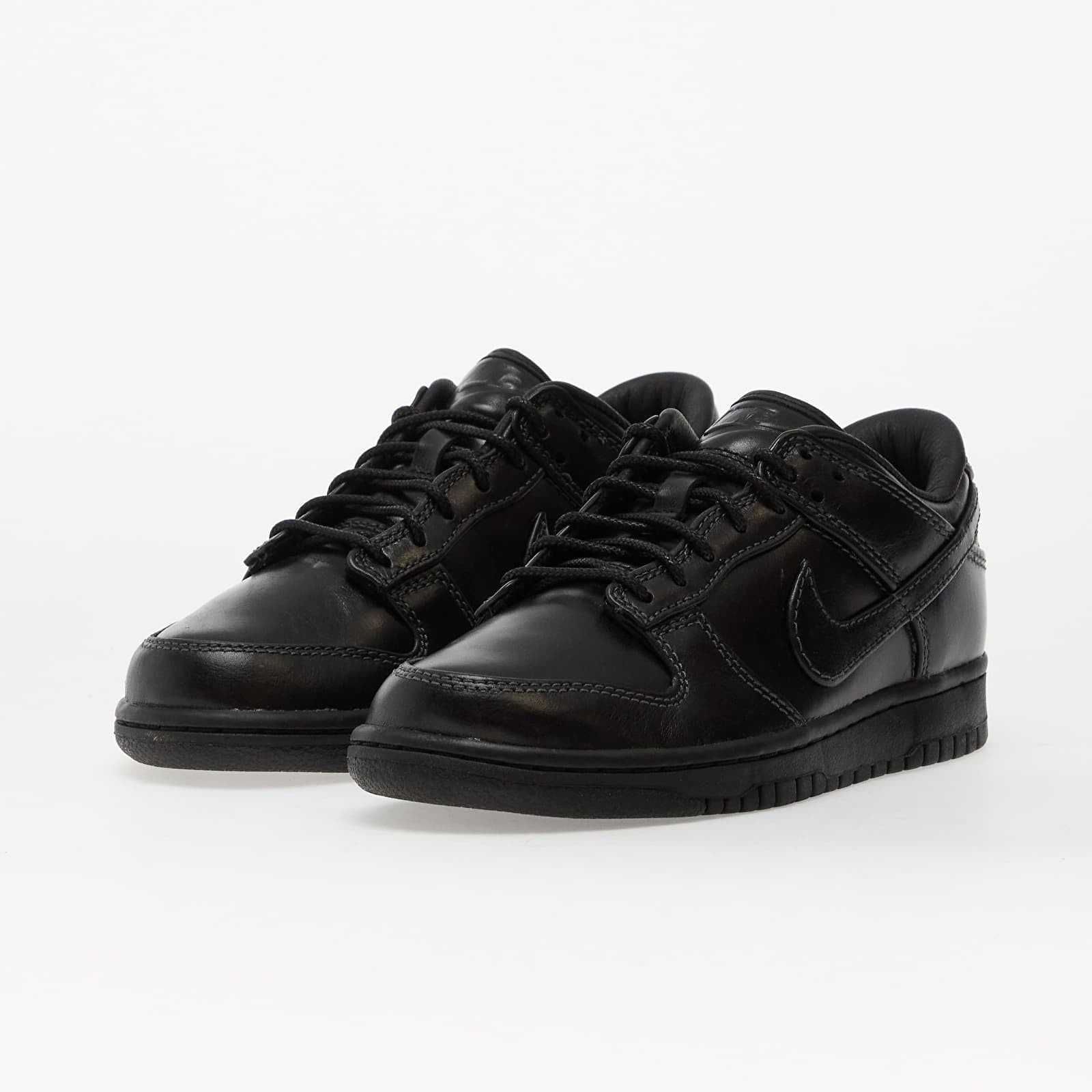 All-Black Leather Dunks for Versatile Wear Nike Dunk Outfits