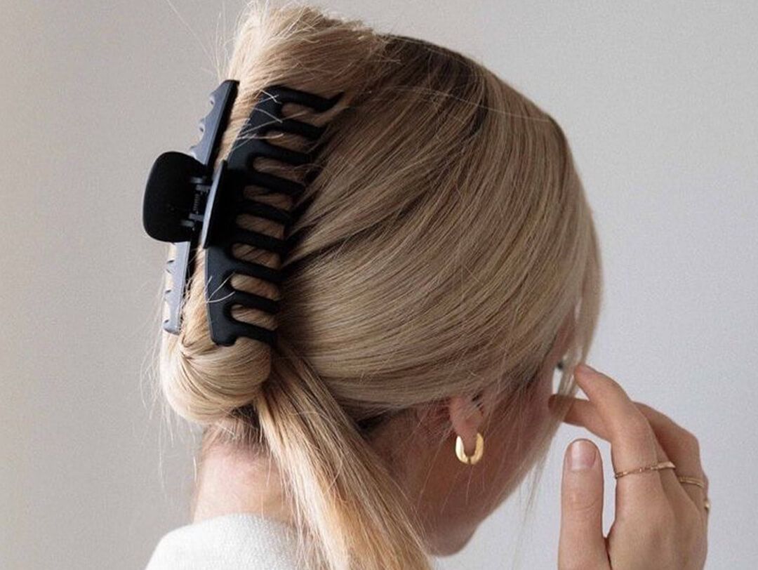 Blonde Twisted Bun With Black Clip — Claw Clip Hairstyles