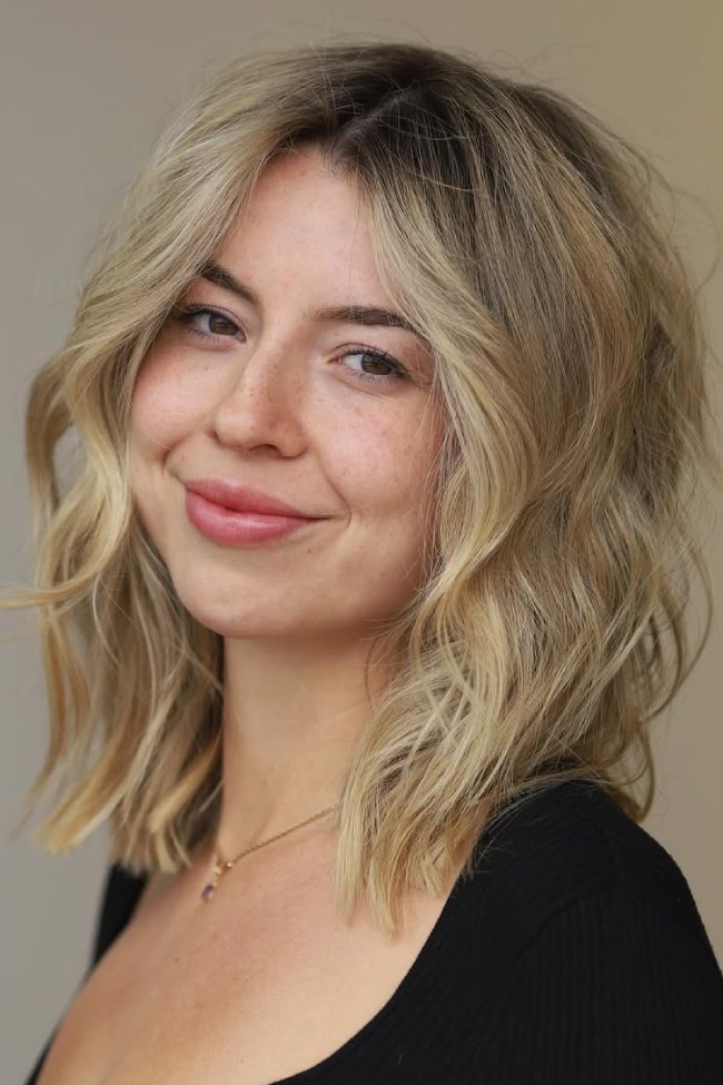 Beachy Blonde Collarbone Cut With Root Shadow — Shoulder Length Hairstyles
