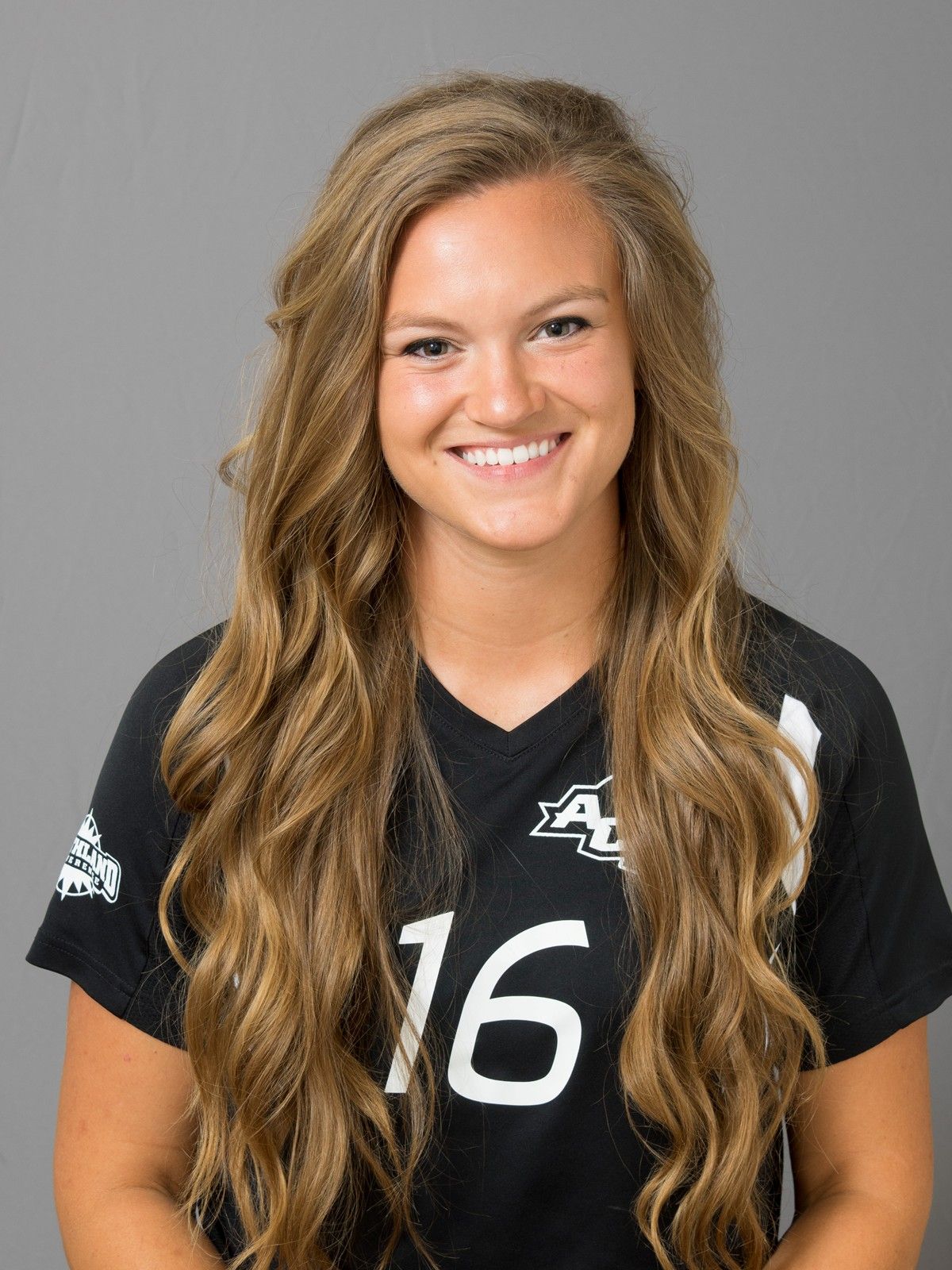 Mid-Back Thick Wavy Light Brown with Blonde Highlights Mid-Back Thick Wavy Light Brown with Blonde Highlights — Lacrosse Hairstyles