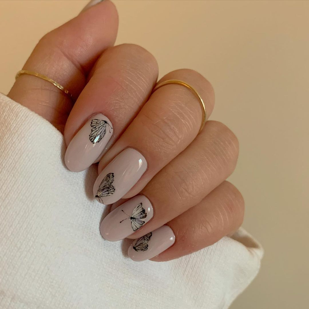 Light Beige and Black Butterfly Oval Nails Light Beige and Black Butterfly Oval Nails — Hard Gel Nails