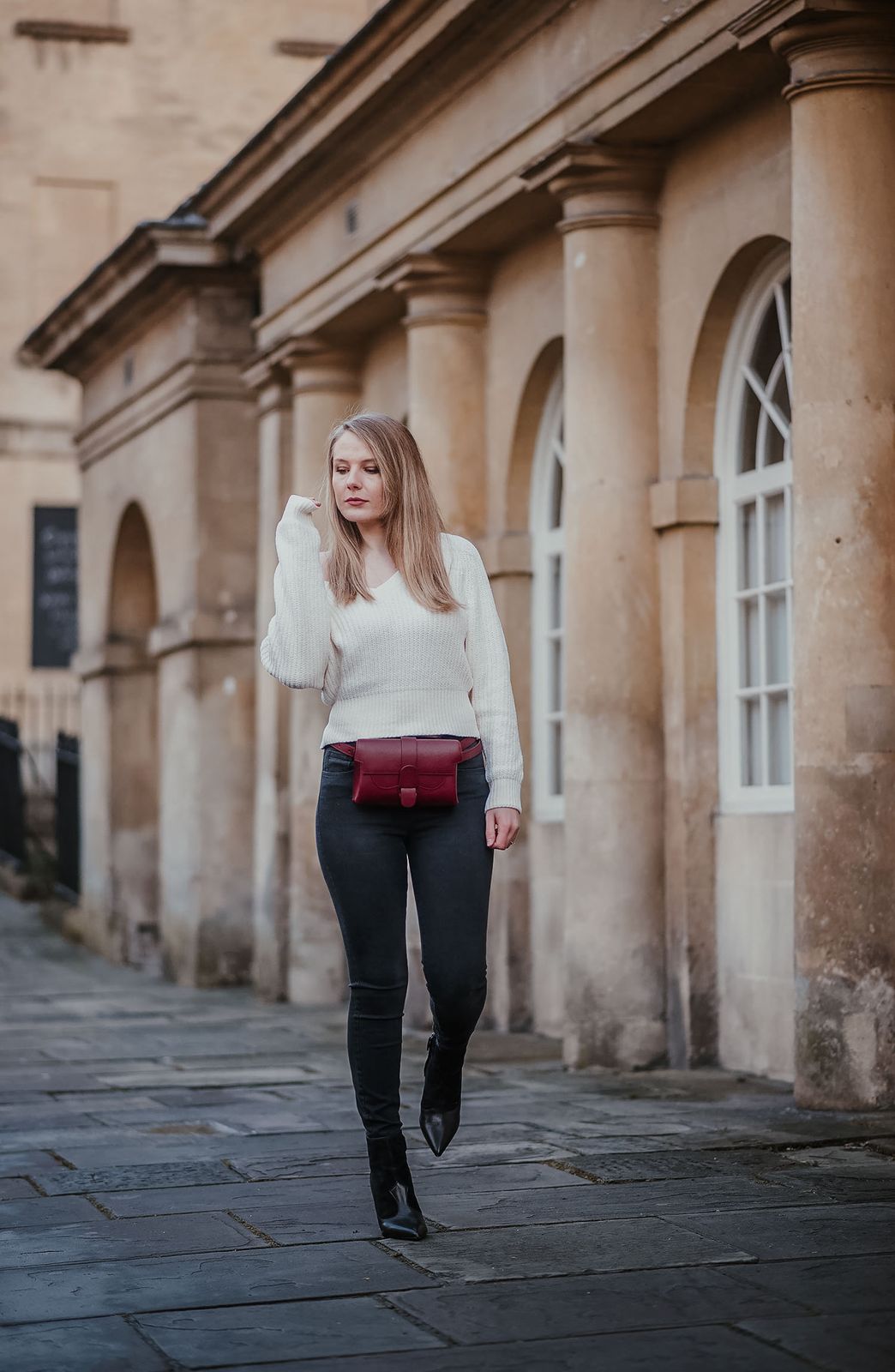Burgundy Belt Bag with Skinny Jeans — Belt Bag Outfits