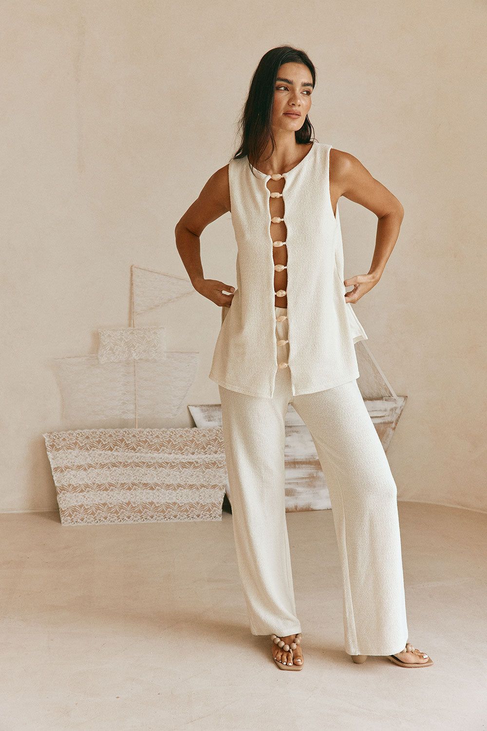 Cream Ribbed Knit Two-Piece Set with Wide-Leg Trousers Cream Ribbed Knit Two-Piece Set with Wide-Leg Trousers — Madrid Outfits
