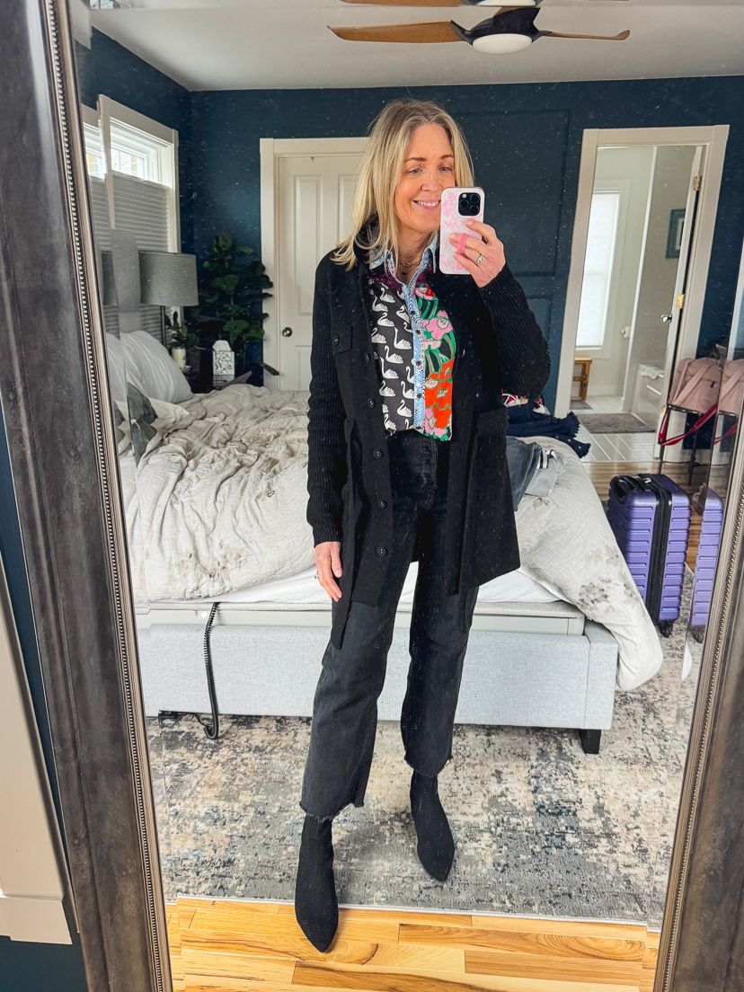 Cardigan and Printed Blouse for Relaxed Business Trip Style Cardigan and Printed Blouse for Relaxed Business Trip Style — Business Trip Outfits