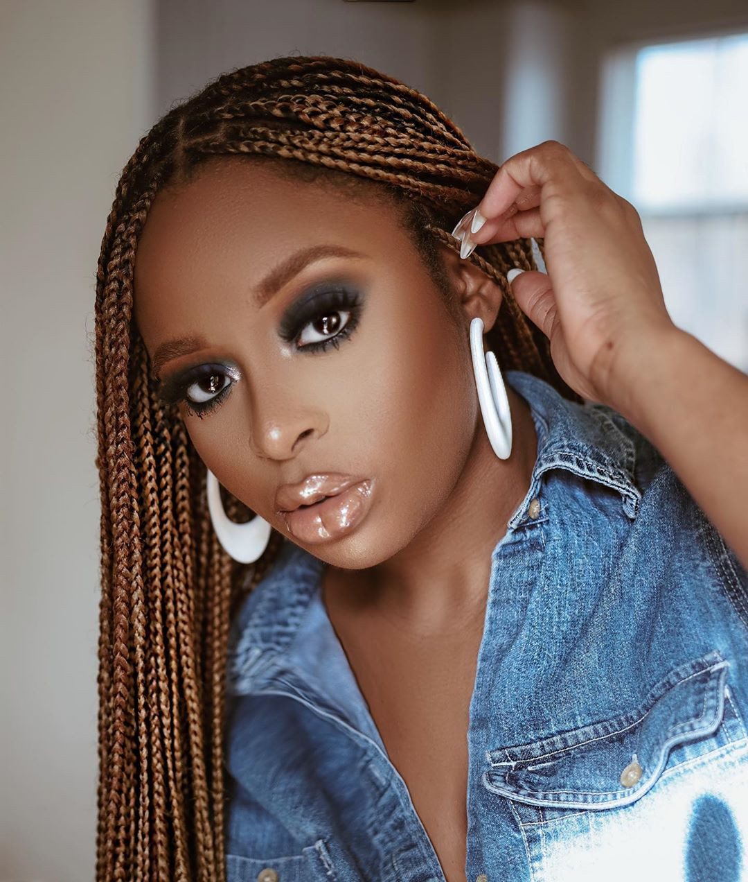 Honey Brown Knotless Braids with Side Part