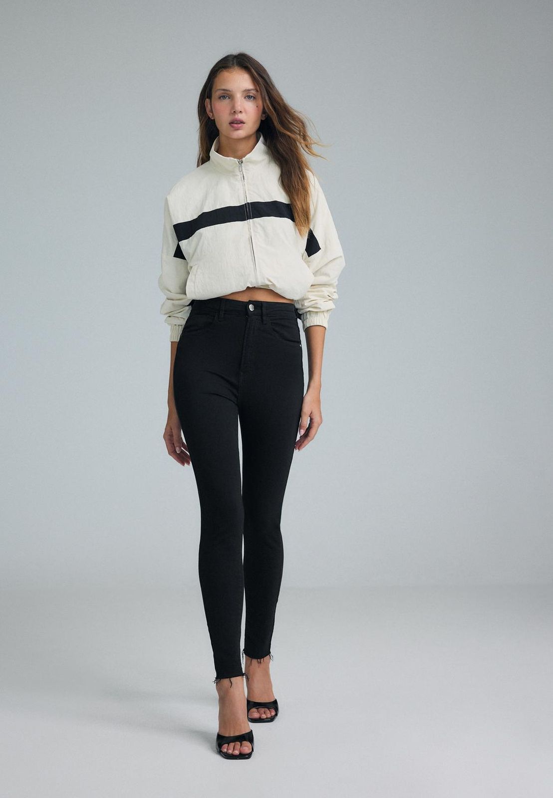 High-Waisted Black Skinny Jeans with Frayed Hems High-Waisted Black Skinny Jeans with Frayed Hems