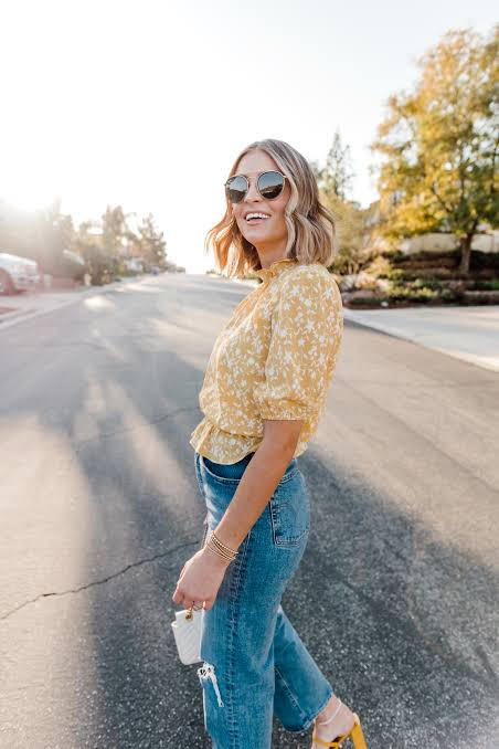 Yellow Floral Top with Blue Jeans and Yellow Heels — San Diego Outfits