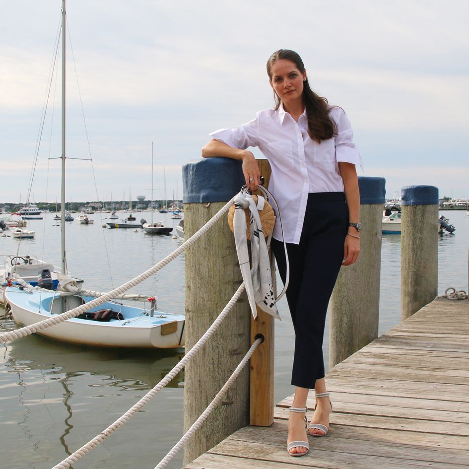 Crisp White Shirt and Navy Trousers for a Smart Boat Look Crisp White Shirt and Navy Trousers for a Smart Boat Look — Boat Outfits
