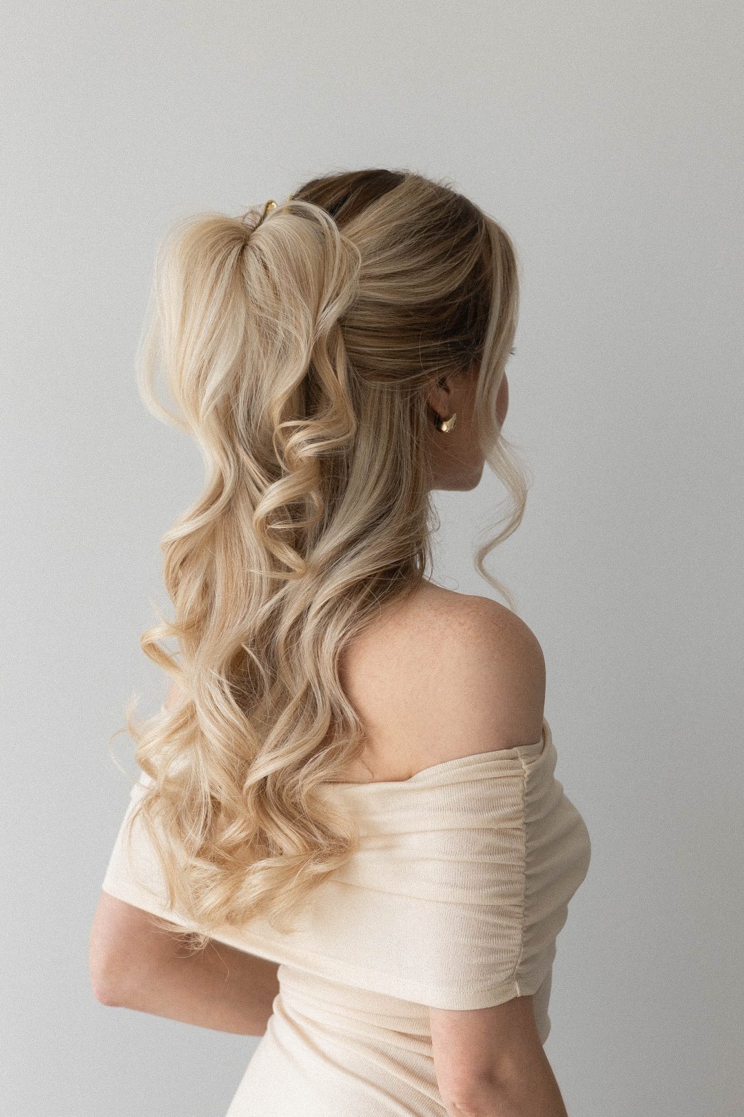 Half-Up Cascading Waves — Heatless Hairstyles