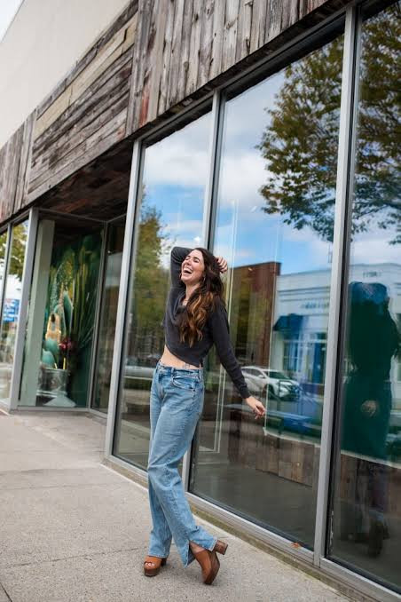 Relaxed Fit Denim: Abercrombie Wide-Leg Jeans and Crop Top — Abercrombie Outfits