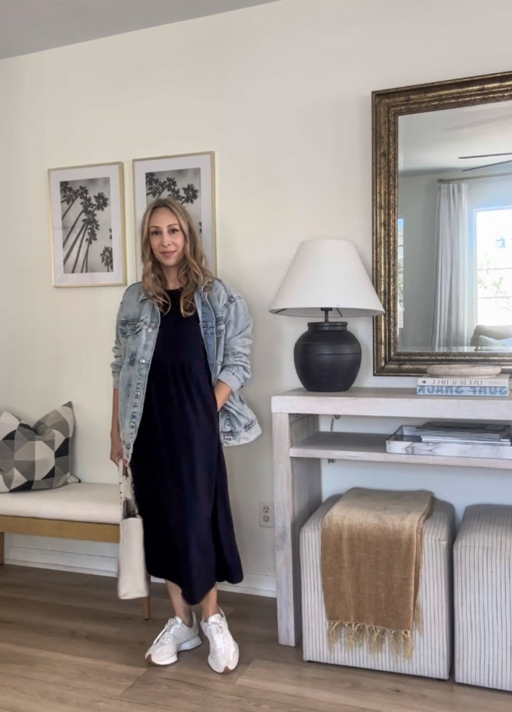 Oversized Denim Jacket with Navy Midi Dress and Sneakers Oversized Denim Jacket with Navy Midi Dress and Sneakers — Jean Jacket Outfits
