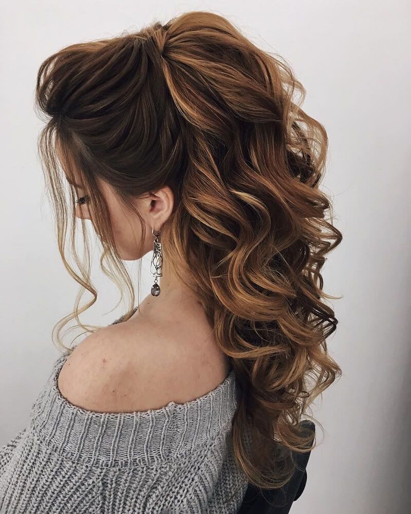 Side Part Puff Ponytail with Waves
