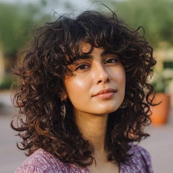 Medium Brown Shag With Blonde Highlights — Curly Shag