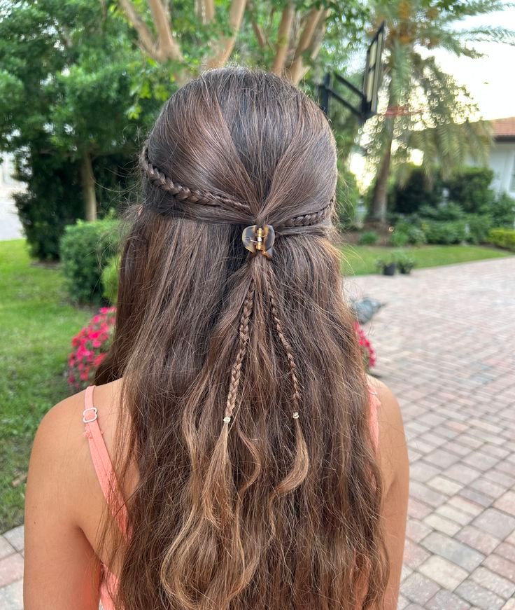 Visual Idea — Half-Down Manner — Cruise Hairstyles