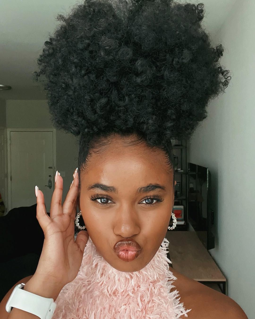 Black Visual Idea — High Puff