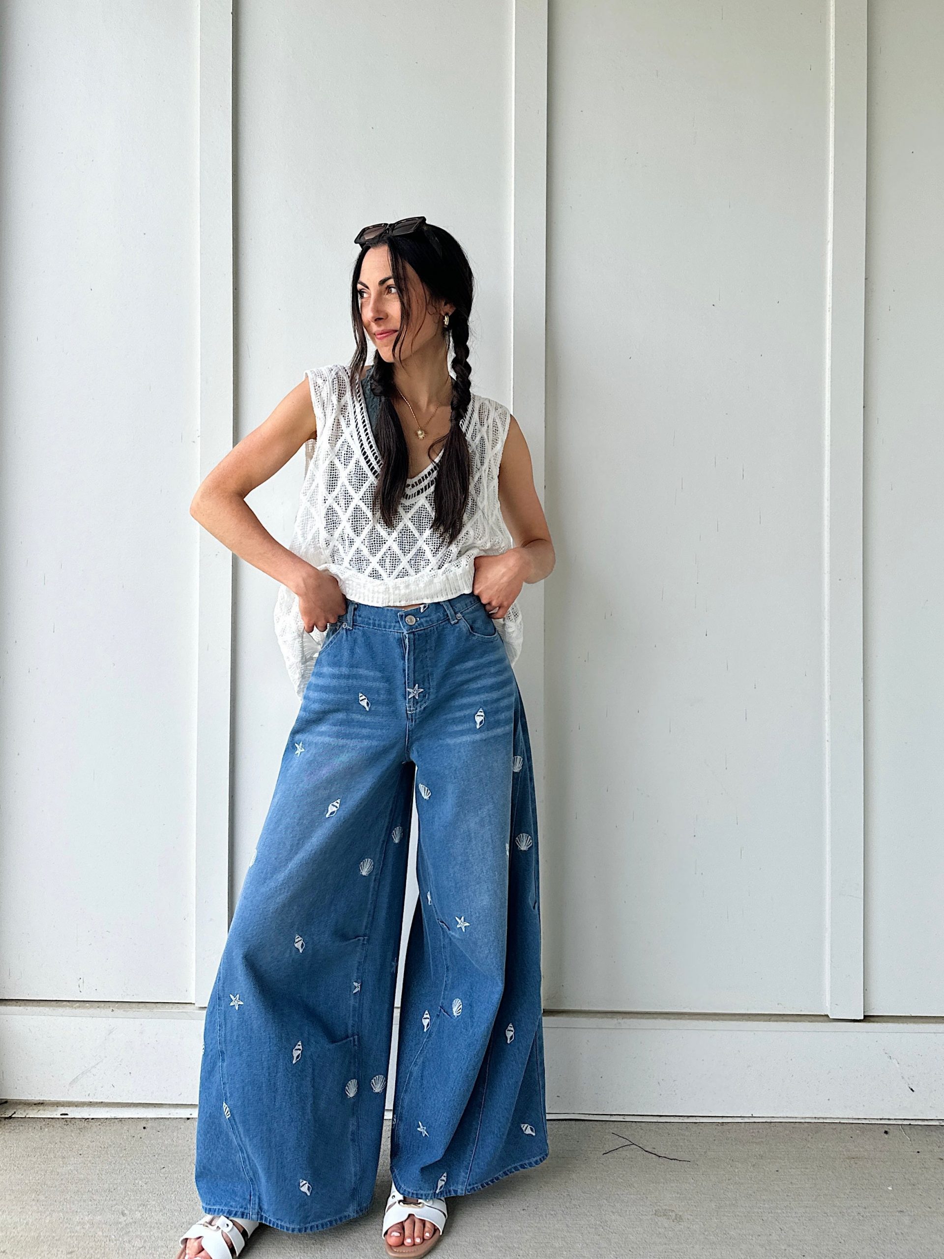 Embroidered Barrel Jeans for a Unique Casual Touch Embroidered Barrel Jeans for a Unique Casual Touch