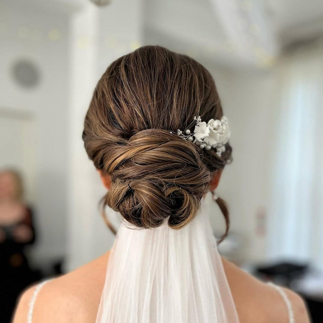 Mid-Back Visual Idea Mid-Back Visual Idea — Wedding Hairstyles with Veil