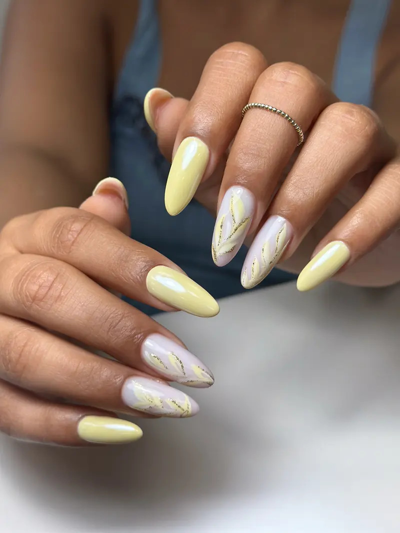 Gold Leaf-Like Accents Visual Idea — Nail Extensions