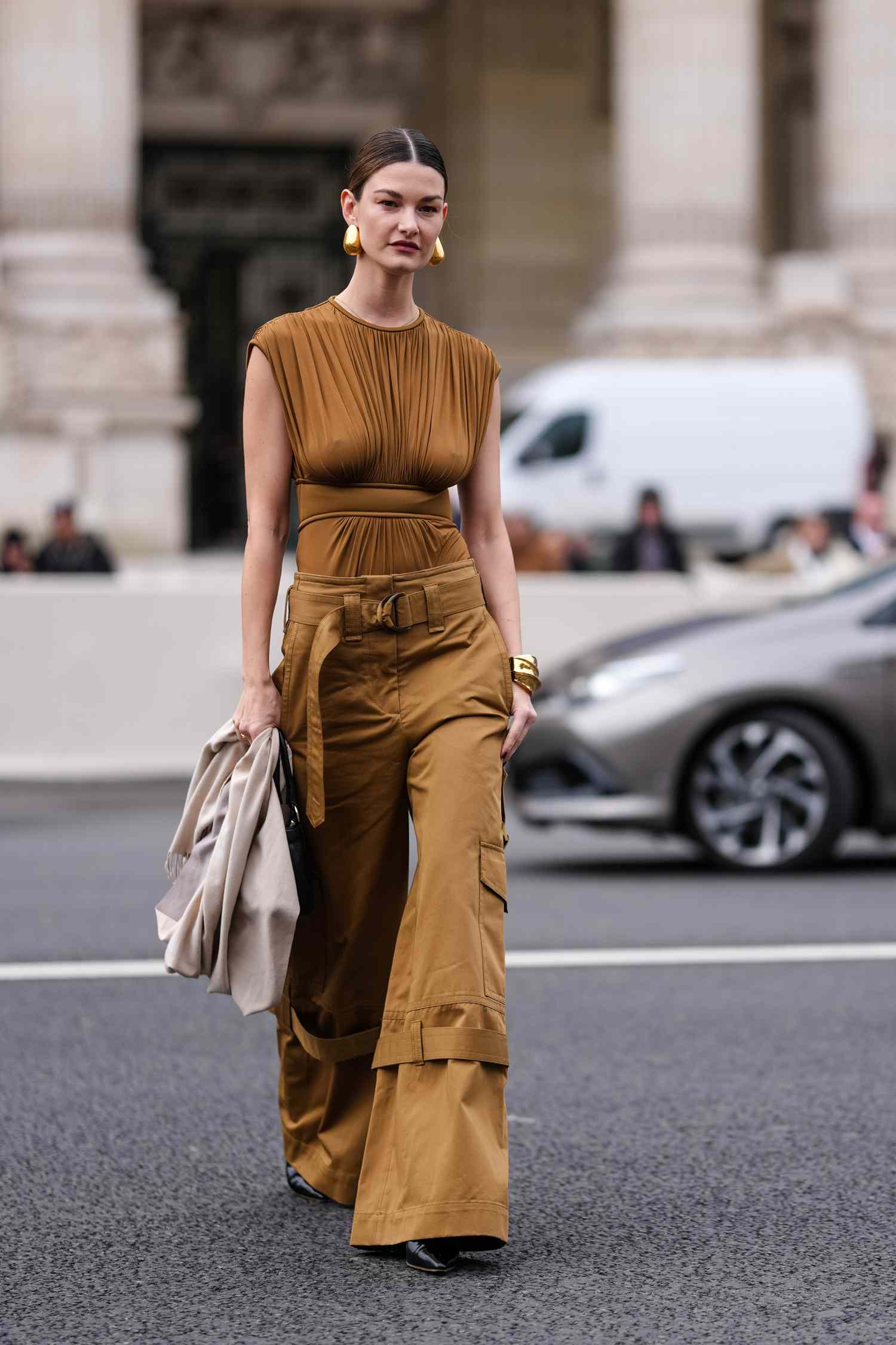 10 Must-Have Pieces to Wear With Your Favorite Cargo Pants This Summer