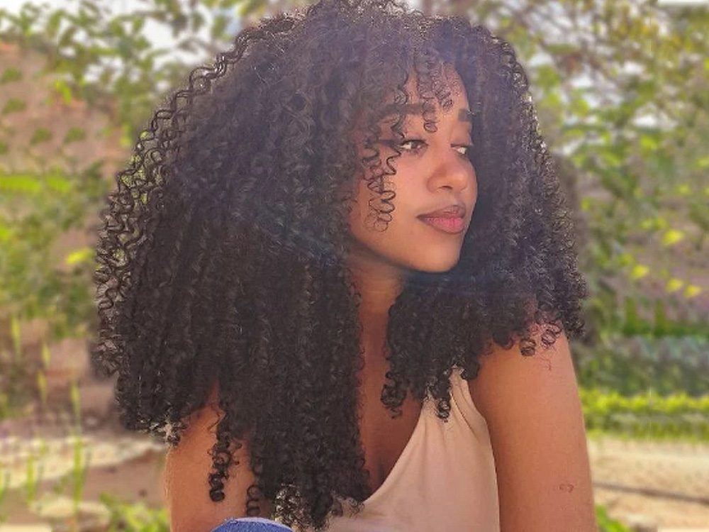 Mid-Back Length Curls with Curtain Bangs Mid-Back Length Curls with Curtain Bangs — 4B Hairstyles