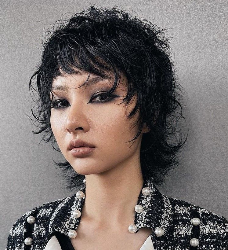 Chin-Length Black Edgy Piecey Cut — Curly Wolf Cut