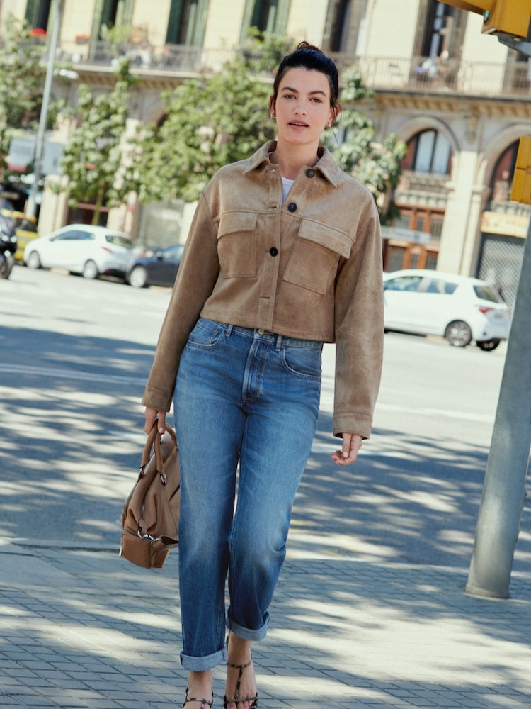 Dark Grey Mom Jeans with All-Black Outerwear Dark Grey Mom Jeans with All-Black Outerwear