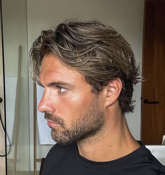 Dark Blonde Waves With Face-Framing Bangs — Mens Haircuts