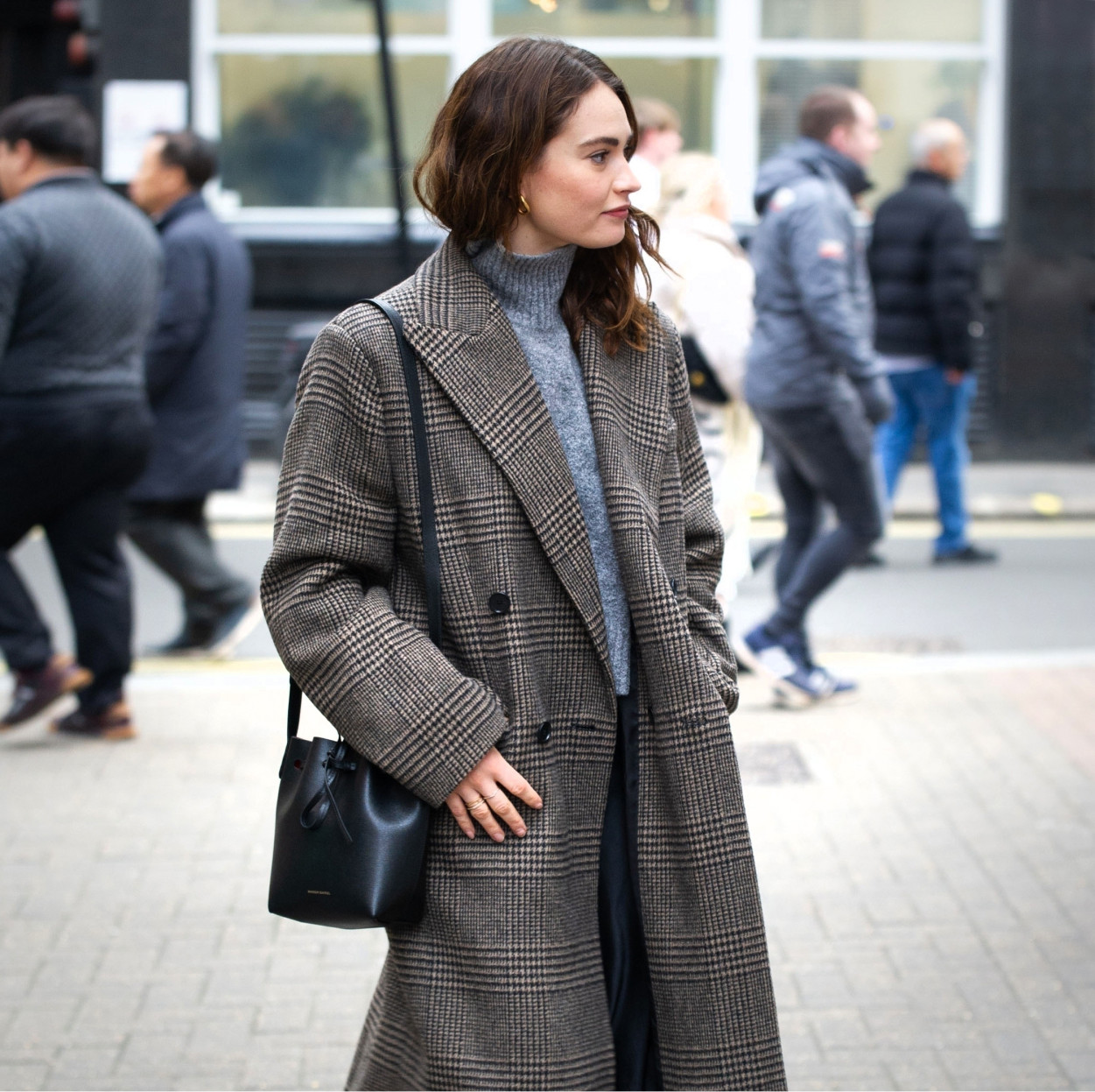Smart Casual Sophistication: Black Bucket Bag with Plaid Coat — Bucket Bag Outfits