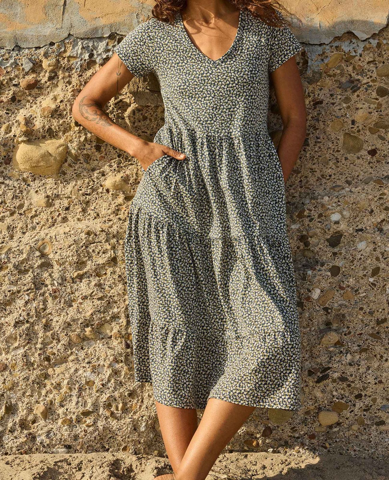 Casual Floral Tiered Midi Dress with Sneakers — Tiered Dresses