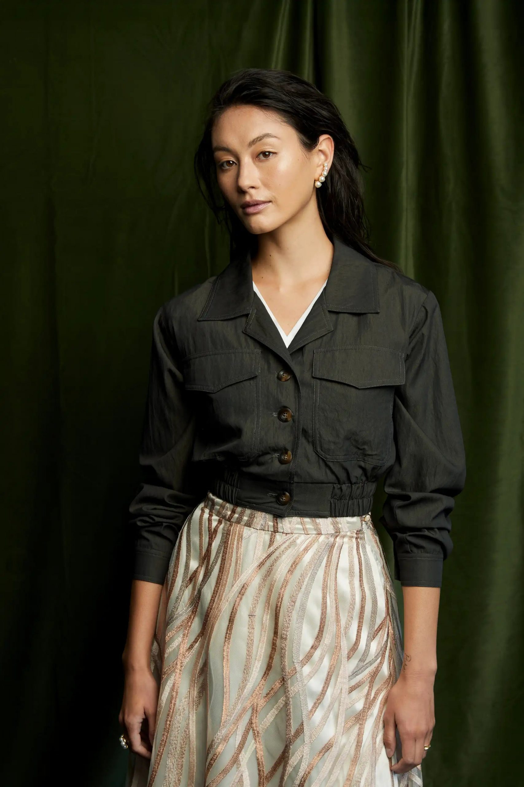 Dark Green Cropped Utility Jacket with Chest Pockets Dark Green Cropped Utility Jacket with Chest Pockets — Utilitarian Outfits