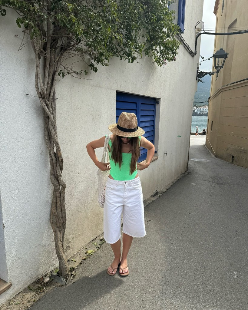 Bright Swimsuit Top with High-Waisted Culottes — Portugal Outfits