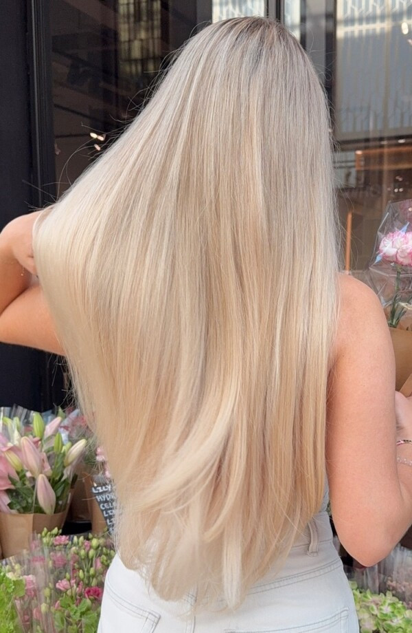Champagne Blonde With Vanilla Ends Champagne Blonde With Vanilla Ends