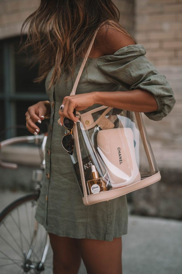 Summer Casual: Clear Tote with Olive Green Dress — Clear Bag Outfits