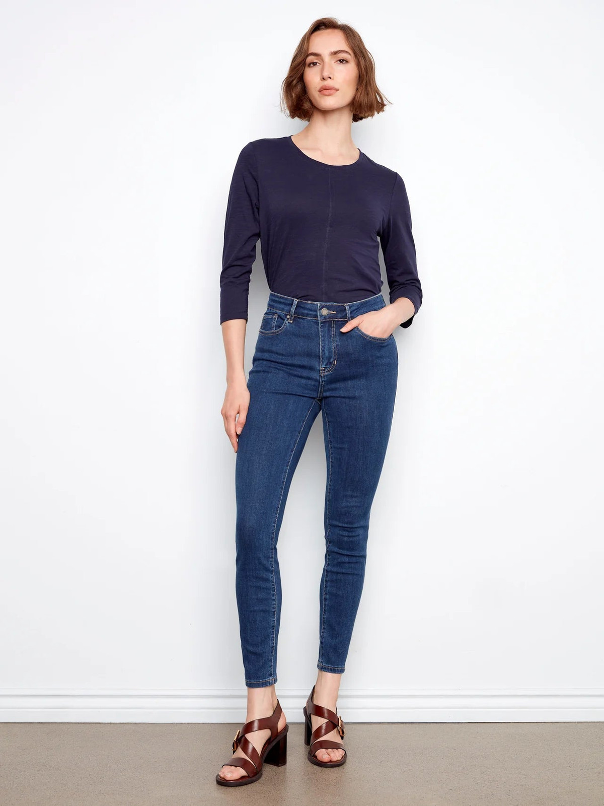 Classic Simplicity: Dark Wash Skinny Jeans with Navy Top — Dark Wash Jeans Outfits