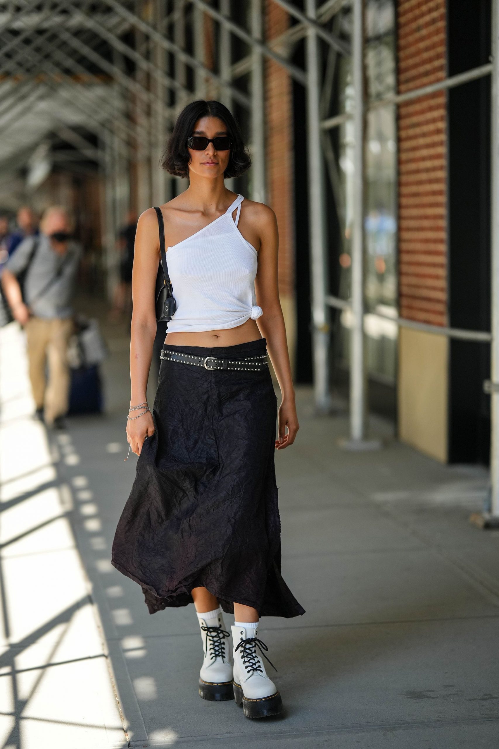 Street Style Edge: White Doc Martens with a Midi Skirt Street Style Edge: White Doc Martens with a Midi Skirt — Doc Martens Outfits