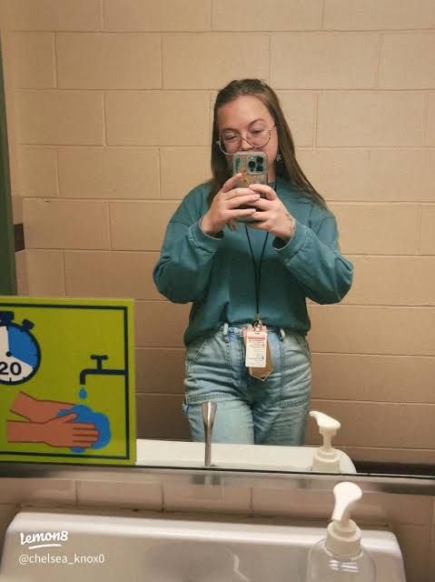 Comfortable Casual: Teal Sweatshirt with Denim Comfortable Casual: Teal Sweatshirt with Denim — Substitute Teacher Outfits