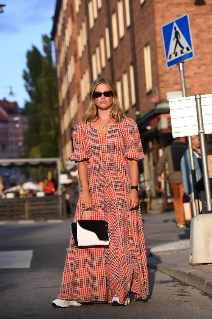 Plaid Button-Front Maxi Dress for Daytime Casual Plaid Button-Front Maxi Dress for Daytime Casual — Maxi Dress Outfits