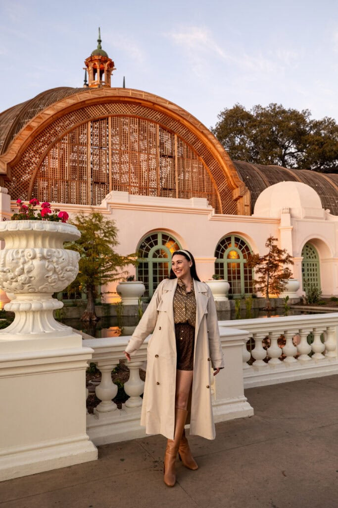 Printed Blouse and Shorts with Beige Trench Coat — San Diego Outfits