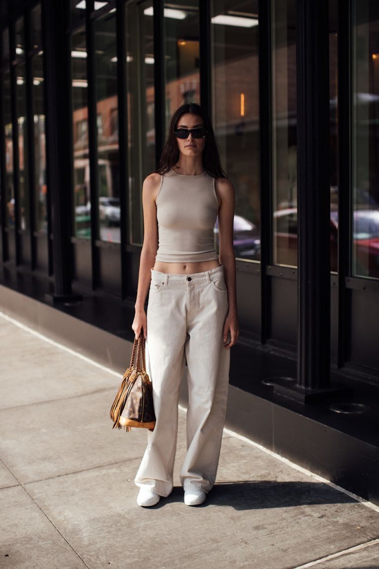 Casual Monochromatic Beige Look with Wide-Leg Low-Rise Jeans Casual Monochromatic Beige Look with Wide-Leg Low-Rise Jeans — Low Rise Jeans