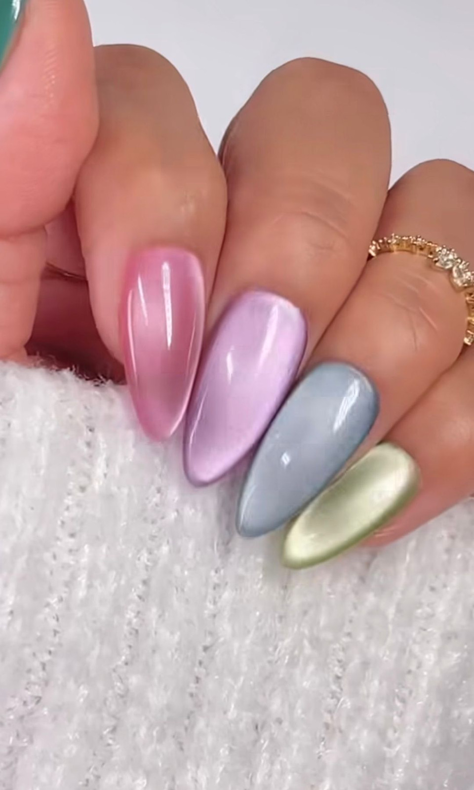 Jelly Rainbow Cat-Eye Gradient Glass Nails Jelly Rainbow Cat-Eye Gradient Glass Nails
