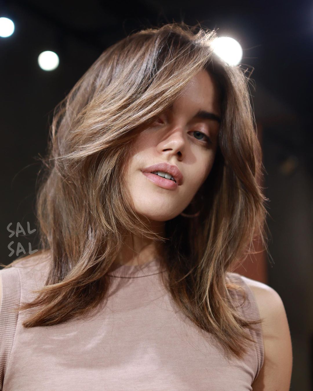 Voluminous Mid-Back Waves With Balayage and Side Part Voluminous Mid-Back Waves With Balayage and Side Part — Side Part Hairstyles